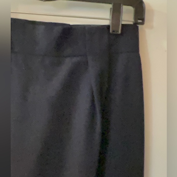 Jones New York suiting skirt. Navy blue Petites 8P - Picture 9 of 10